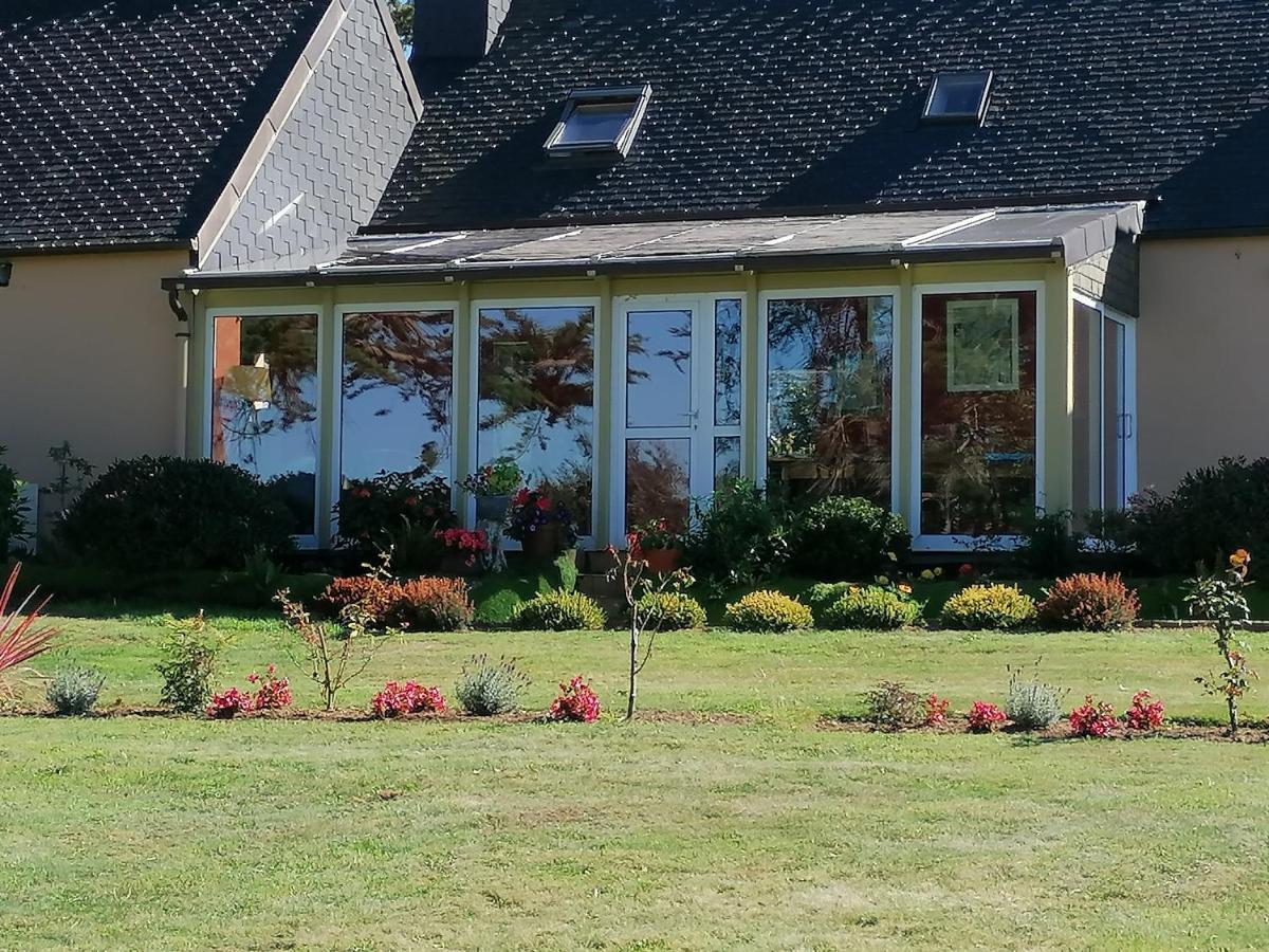 La Tour Du Bois Dormant Bed & Breakfast Plozevet Exterior photo